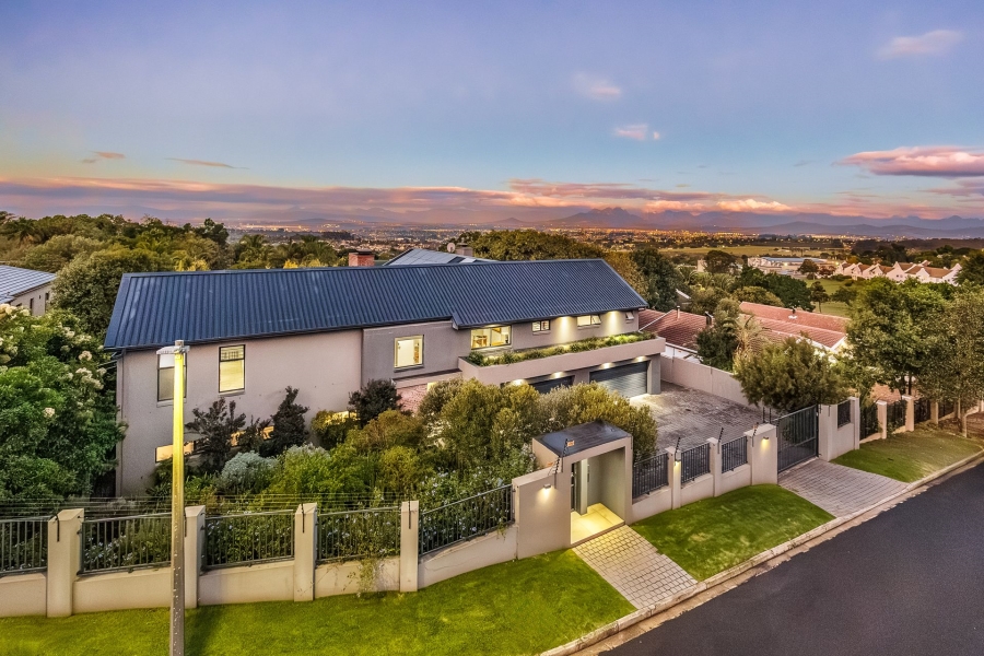 5 Bedroom Property for Sale in Aurora Western Cape
